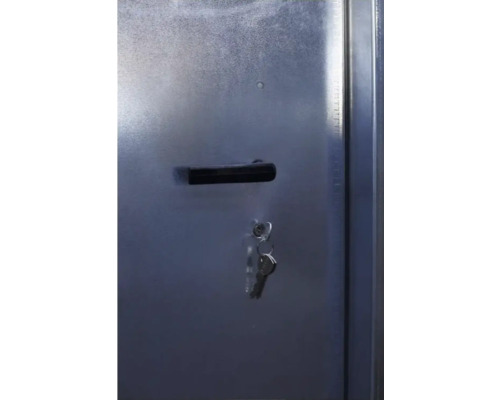 Porte d''armoire métallique avec poignée et clé