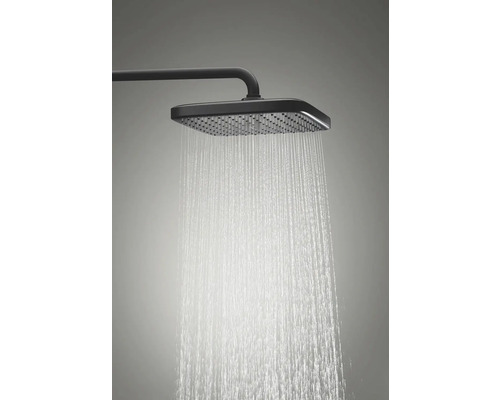 Quadratischer Duschkopf mit Wasserstrahl