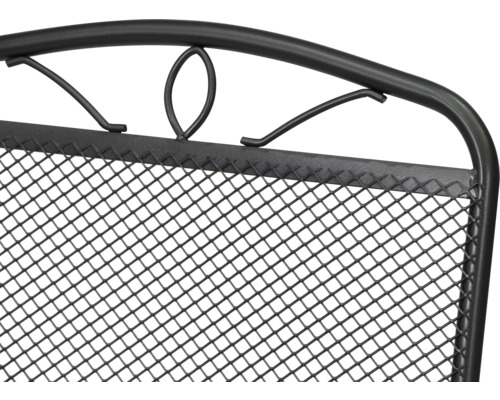 Vue détaillée d''une chaise en métal noir avec motif de grille