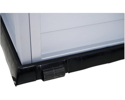 Detailansicht einer Gerätehaus-Bodenleiste