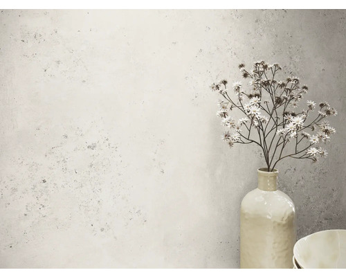 Fleurs artificielles décoratives dans un vase