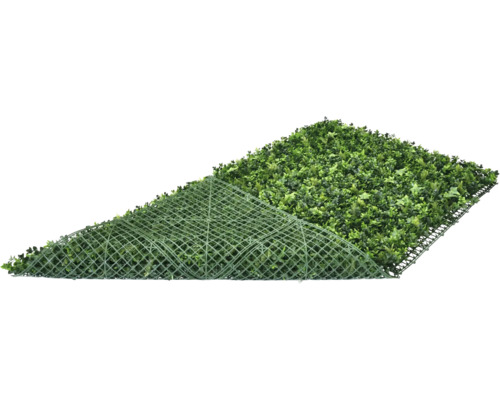 Tapis de gazon synthétique avec feuilles et structure de grille à l''arrière.