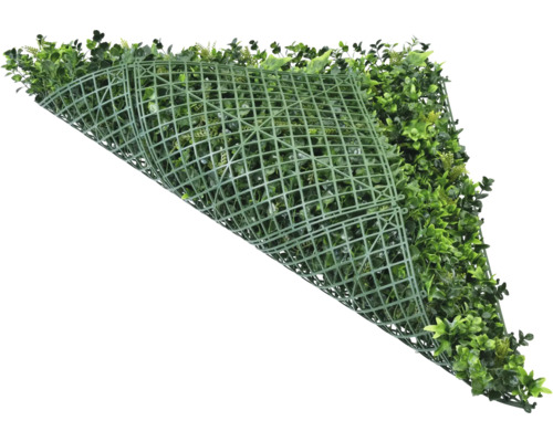 Kunsthecke mit grünem Kunststoffgitter
