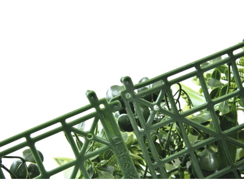 Kunstpflanze auf Kunststoffgitter zur Dekoration