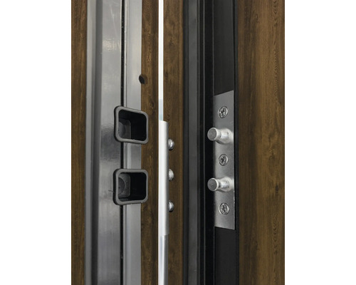 Detailansicht eines geöffneten Sicherheitstürschlosses mit Bolzenverriegelung