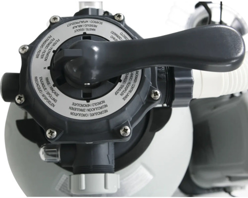 Filtre à sable pour piscine avec levier de commande pour diverses fonctions.