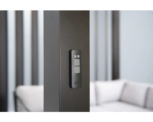 Vue détaillée d''un toit de terrasse Biossun avec élément de commande