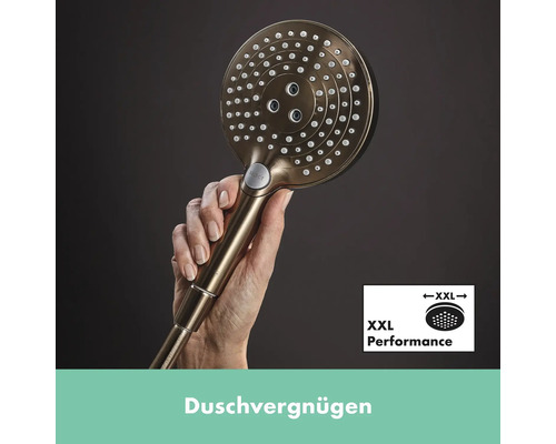 Handbrause mit XXL-Performance in der Hand gehalten