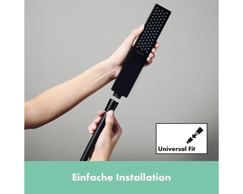 Installation einer schwarzen Handbrause mit Universalanschluss