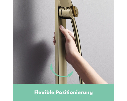Hand, die eine Duschstange mit flexibler Positionierung verstellt