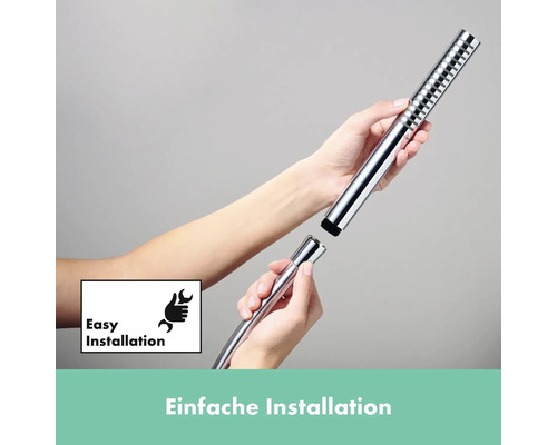 Zusammenstecken einer Handbrause und eines Brauseschlauchs