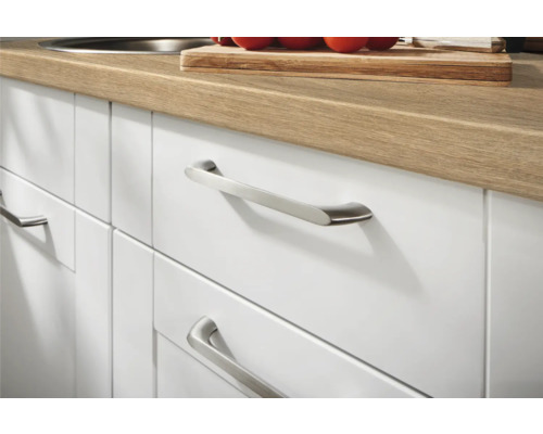 Façades de meubles de cuisine avec poignées