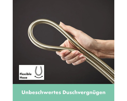 Flexibler Duschschlauch Nahaufnahme in der Hand