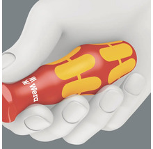 Tournevis Wera avec un design de manche spécial dans une main