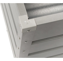 Detailansicht eines Hochbeets aus Metall mit Eckverbindung