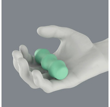 Main avec rouleau de massage