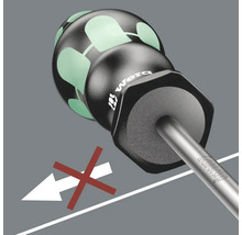 Gros plan d''un tournevis Wera avec une illustration indiquant qu''il ne convient pas pour frapper