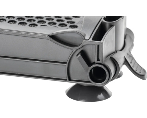 Detailansicht eines Aquarieninnenfilters mit Saugnapf zur Befestigung