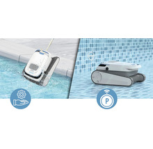 Robot de nettoyage de piscine en cours d''utilisation pour le nettoyage automatique de la piscine