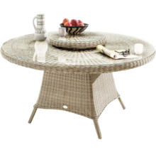 Gartentisch mit Glasplatte und Rattanoptik