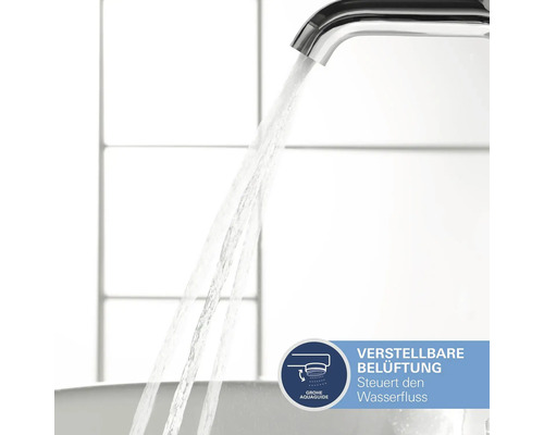 L''aération réglable sur le robinet contrôle le débit d''eau