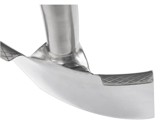 Gros plan d''un tuyau métallique argenté avec des nervures