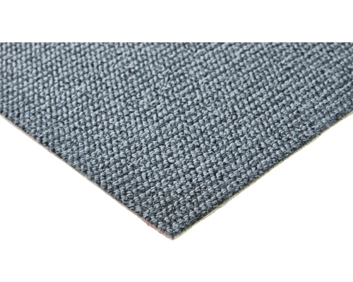 Nahaufnahme einer grauen Teppichfliese