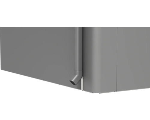 Detailansicht einer Regenwasserzisterne mit Regenrohr