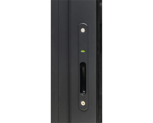 Detailansicht einer Schiebetür mit Griffleiste und integrierter Wasserwaage