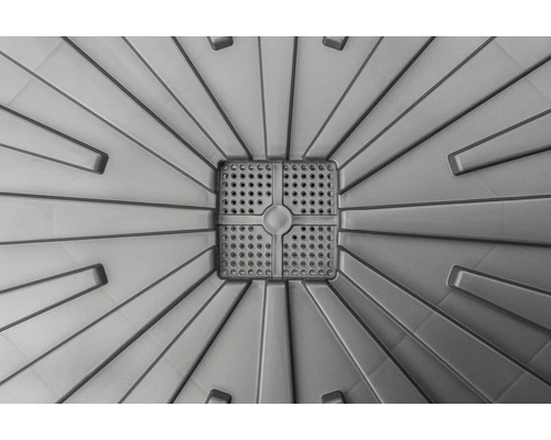 Gros plan d''une rigole de douche avec un écoulement carré