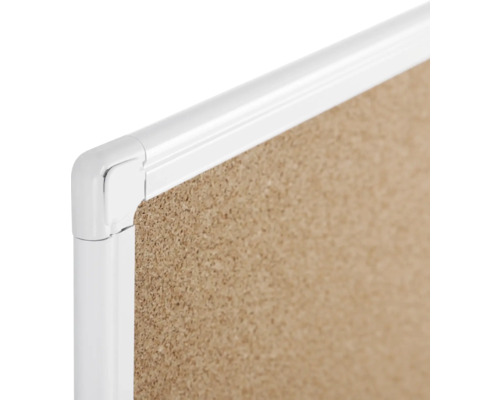 Vue détaillée d''un tableau en liège avec cadre