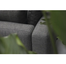 Detailaufnahme eines Sofas mit Stoffbezug