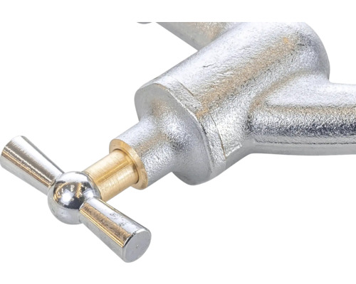 Robinet en métal avec poignée cruciforme