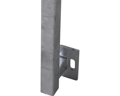 Poteau métallique avec plaque de montage pour la fixation