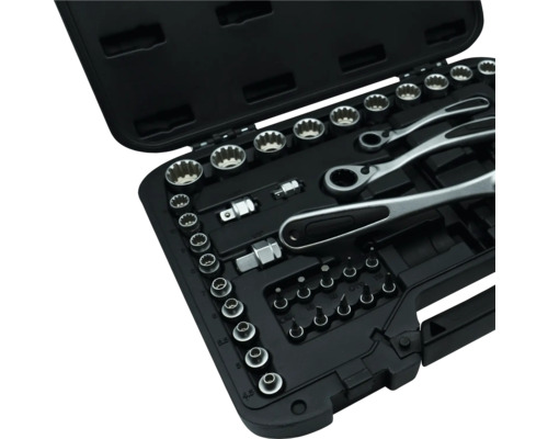 Boîte à outils avec douilles, embouts et cliquets