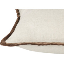 Dekokissen mit brauner Samtbordüre