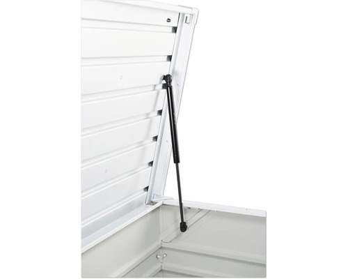 Detailansicht eines geöffneten Geräteschranks mit Gasdruckfeder