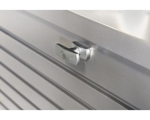Detailansicht eines abschließbaren Geräteschrank-Griffs