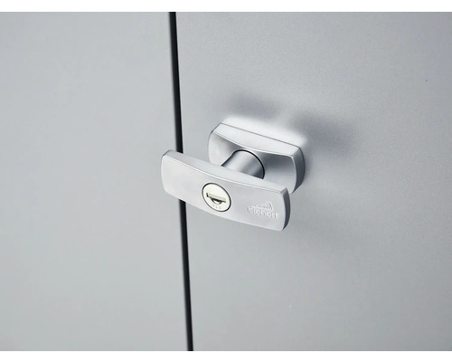 Schlossriegel an einem Metallschrank