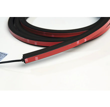 Bande d'étanchéité avec bande adhésive