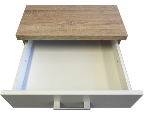 Offene Schublade mit Holzplatte