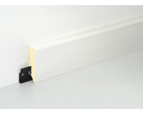 Plinthe en bois avec clip pour fixation au mur