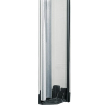 Detailansicht eines Duschkabinenprofils aus Metall mit Glas