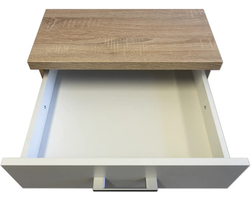 Tiroir ouvert avec des détails en bois clair