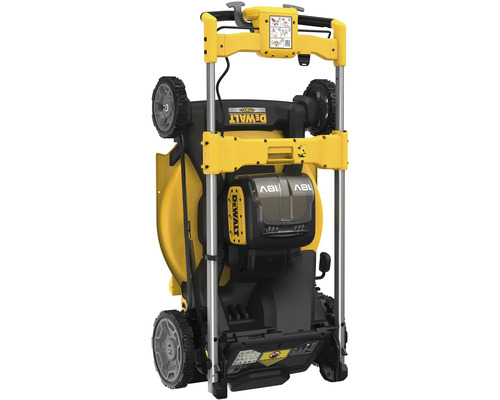 Tondeuse à gazon jaune pliée de DeWalt pour un rangement peu encombrant.