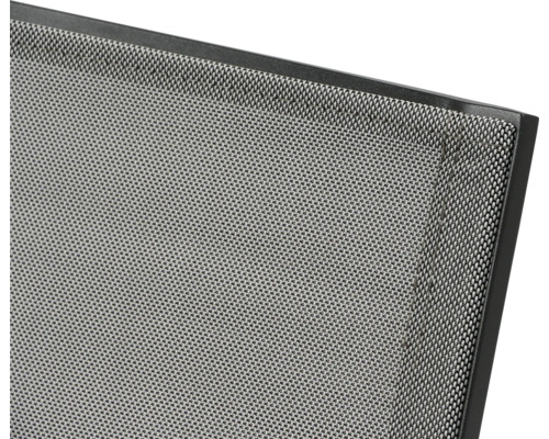 Detailansicht eines Stuhls mit Textilbespannung