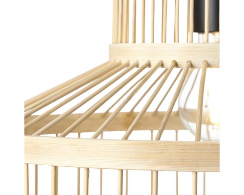 Detailansicht einer Hängelampe aus Bambus