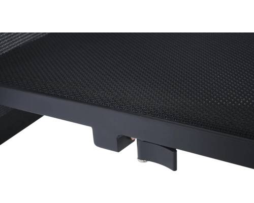 Vue détaillée d'un bain de soleil avec revêtement textile et structure métallique