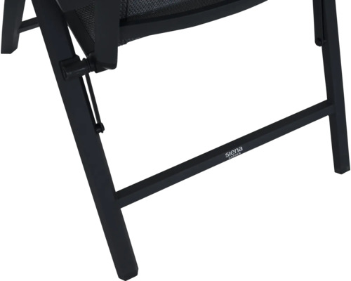 Detailansicht eines Gartenstuhls mit Siena Garden Logo auf dem Gestell.