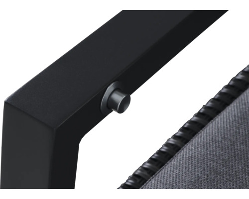 Detailansicht eines schwarzen Möbelrahmens mit Stoffbezug